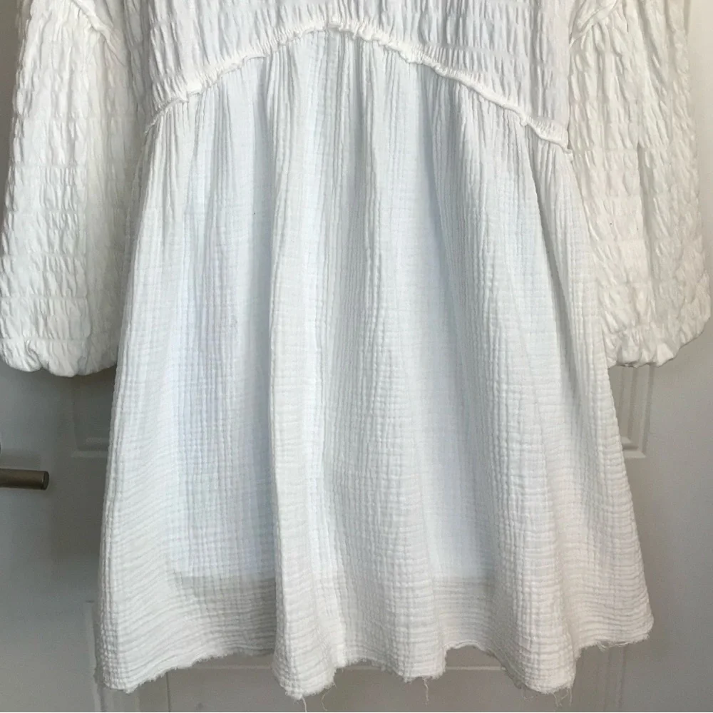 FP We The Free Flower Power White V-Neck Textured Gauze Raw Hem Top size S EUC - Picture 14 of 15